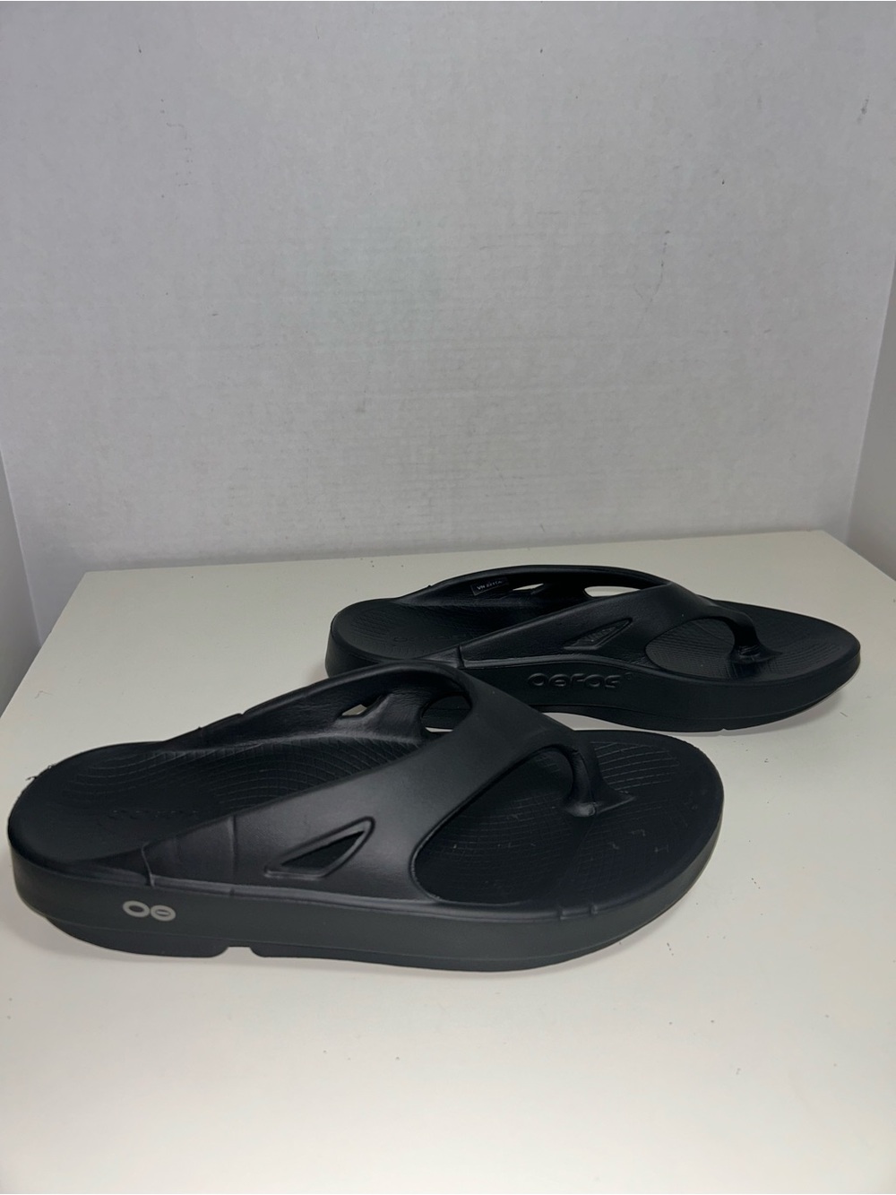 OOfos OOriginal Recovery Black Thong Flip Flop Sandal